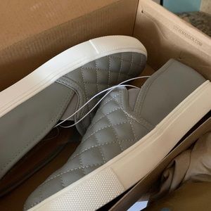 Steve Madden leather slip on casual career shoes new in box nwt